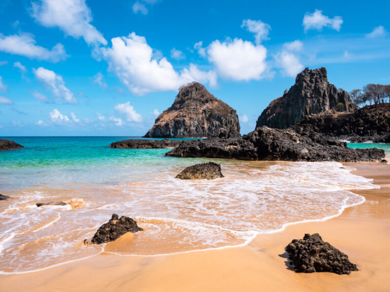 10 most beautiful beaches in Fernando de Noronha, Brazil